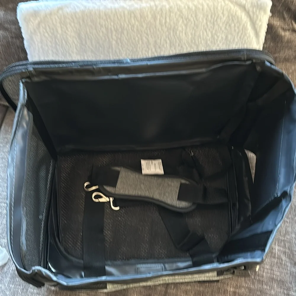 X-ZONE PET Airline Approved Soft-Sided Pet Travel Carrier for Dogs and Cats New!